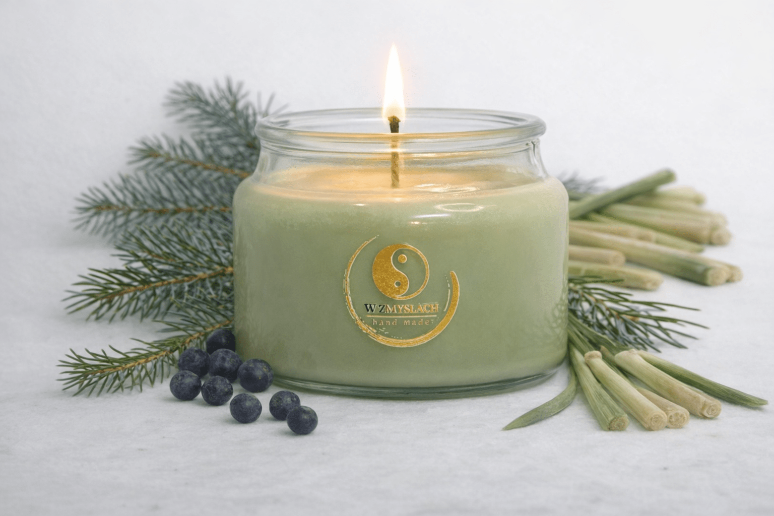 "Forest Spa" 330ml/50h palenia - zapachowa świeca sojowa. Sosna, świerk, las - W Zmysłach