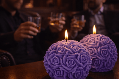 "Noir Bloom" 270g - Świeca sojowa z męskim Vibem. Róża, Paczula, Cedr. - W Zmysłach